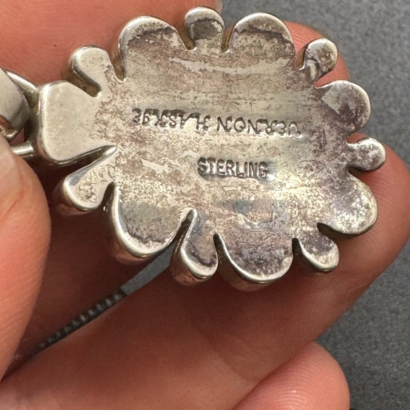 Vernon Huskie pendant and earrings - Picture 5 of 5